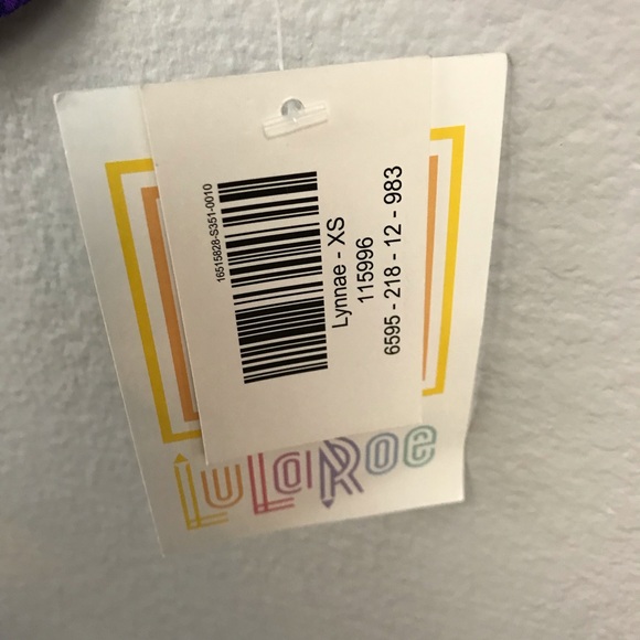 Lularoe Lynnae Top - Picture 3 of 6